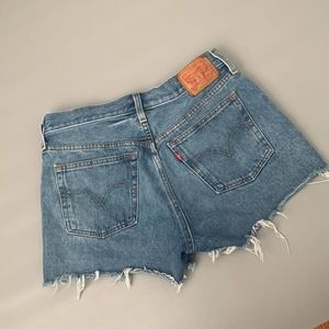 Levi’s | Button-fly Cutoff Denim Shorts Size 29